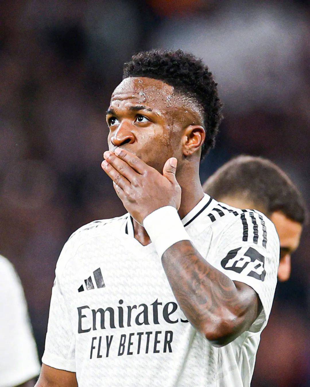 爱游戏下载爱游戏-今夜西甲传出新动向，纽卡斯尔队长鼓劲，管理层表态：质疑声仍在，资深球员宣示担当的简单介绍