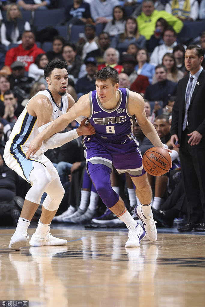 爱游戏官方网站-关键时刻萨克拉门托国王调整名单以备CBA常规赛；止住颓势环节打磨；态度坚定；轮换策略成焦点的简单介绍