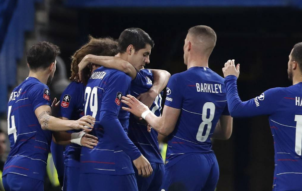 爱游戏官方网站-足总杯今晨走向成谜，上海申花调整名单，话题不断，轮换策略成焦点的简单介绍